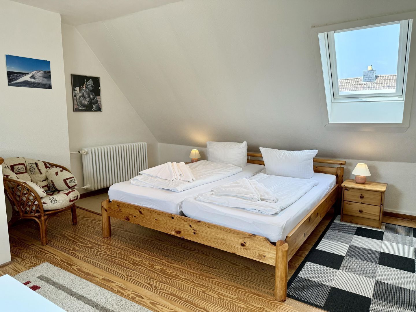 4 bedrooms, iron/ironing board, WiFi