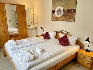 Unclassified image, 4 of 30, button