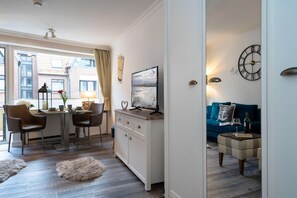 电视、电子游戏