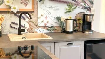 Geladeira, fogão, cooktop, lava-louças