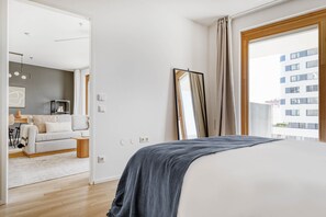 3 bedrooms, iron/ironing board, WiFi, bed sheets - Classic Favoriten 3BR w/ Gym, Lounge & Elevator nr Metro, by Blueground (Vienna)