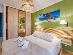 1 chambre, fer et planche à repasser, Wi-Fi, draps fournis