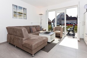 Unclassified image, 2 of 32, button