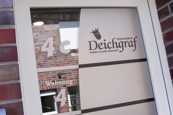 Unclassified image, 1 of 32, button