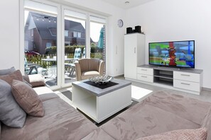 Unclassified image, 4 of 32, button