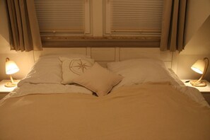 1 bedroom, iron/ironing board, WiFi