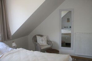 1 habitación, tabla de planchar con plancha y wifi 