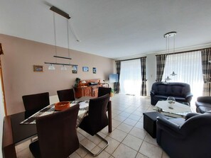 Unclassified image, 4 of 14, button