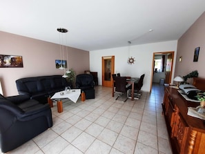 Unclassified image, 3 of 14, button