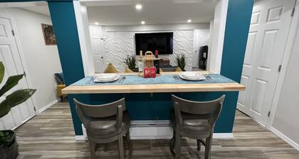 Cozy and Stylish 1 Bedroom Guest Suite
