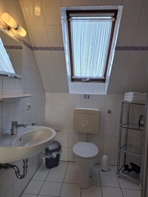 Unclassified image, 2 of 20, button - House Klabautermann - House Klabautermann Blockshausen 1 Apartment 2 (Neuharlingersiel)