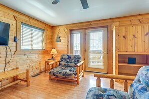 TV - Three Bears Resort Adventure Base w/ Lake Access (Warrens)