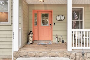 Exterior detail - Paddles Up - Dog-friendly / Paddleboard / Sunset Views (Huddleston)