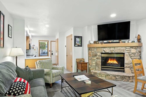 Central Fish Creek - Hilltop Hideaway Condo