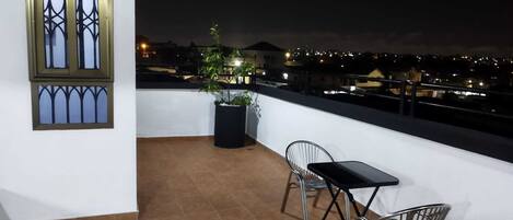 屋外ダイニングエリア