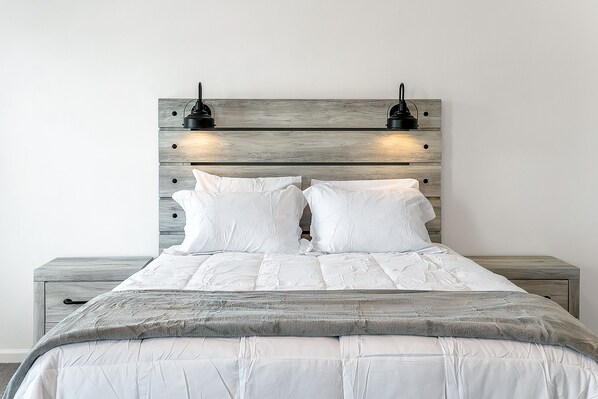 3 bedrooms, iron/ironing board, WiFi, bed sheets