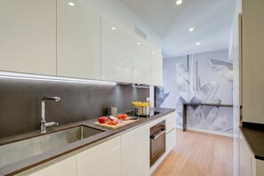 Fridge, microwave, oven, stovetop