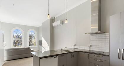 Four bedroom apartment over looking queens gardens