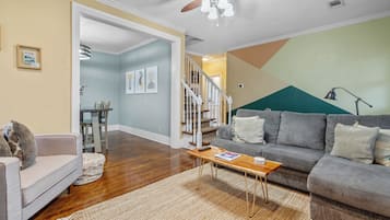 TV connectée, jeux vidéo, livres, enceintes connectées