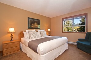 3 bedrooms, internet, bed sheets