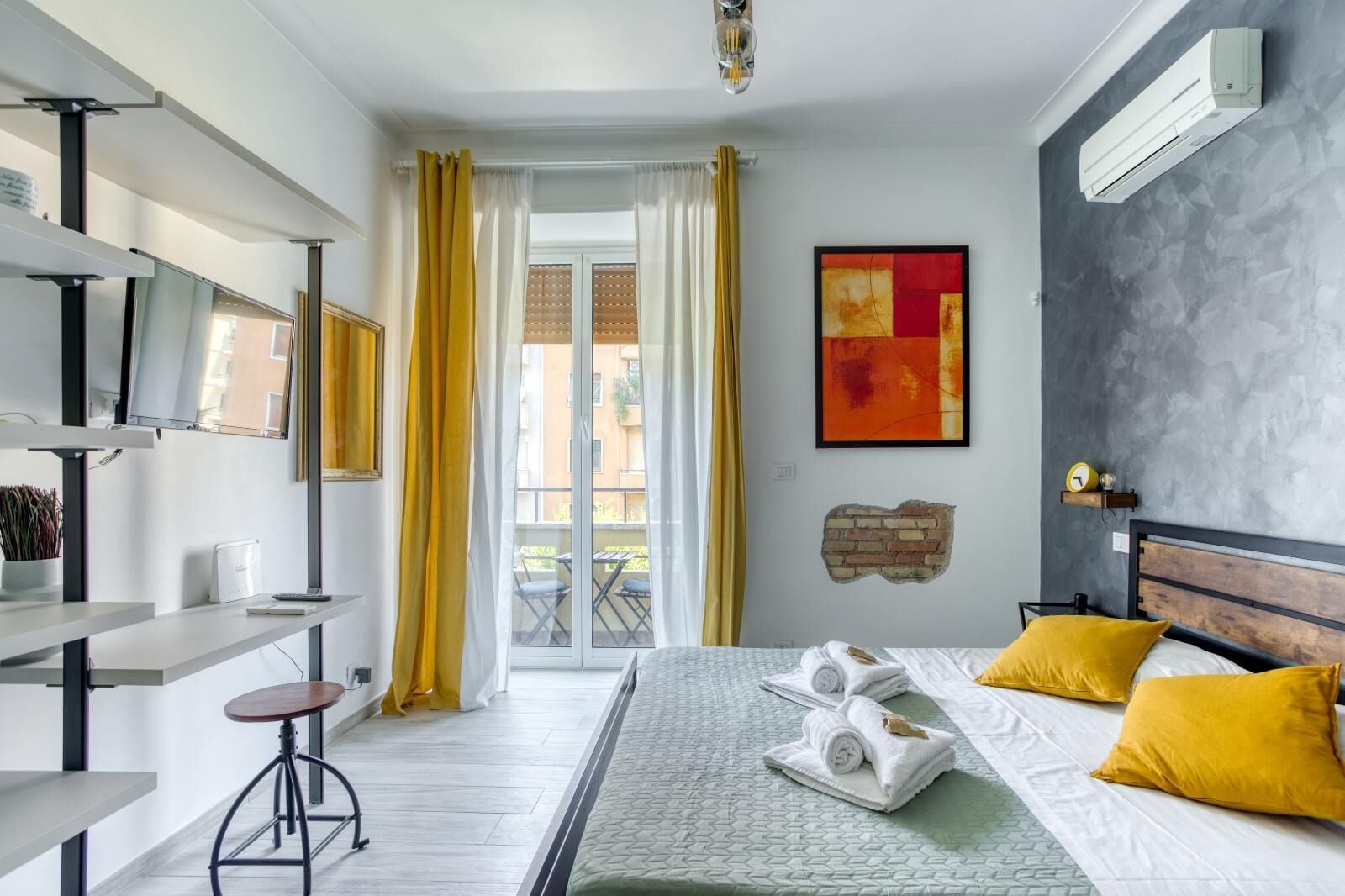 2 室のベッドルーム、アイロン / アイロン台、WiFi (無料)、ベッドシーツ