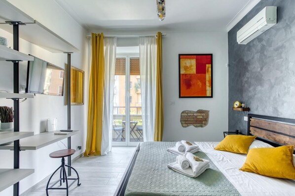 2 bedrooms, iron/ironing board, free WiFi, bed sheets