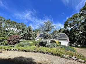 Property grounds - 4BD/2BA. Tranquil Cape Getaway for family  (Barnstable)