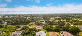 CHARMING FLORIDA GETAWAY 3BDR HOME WITH A POOL