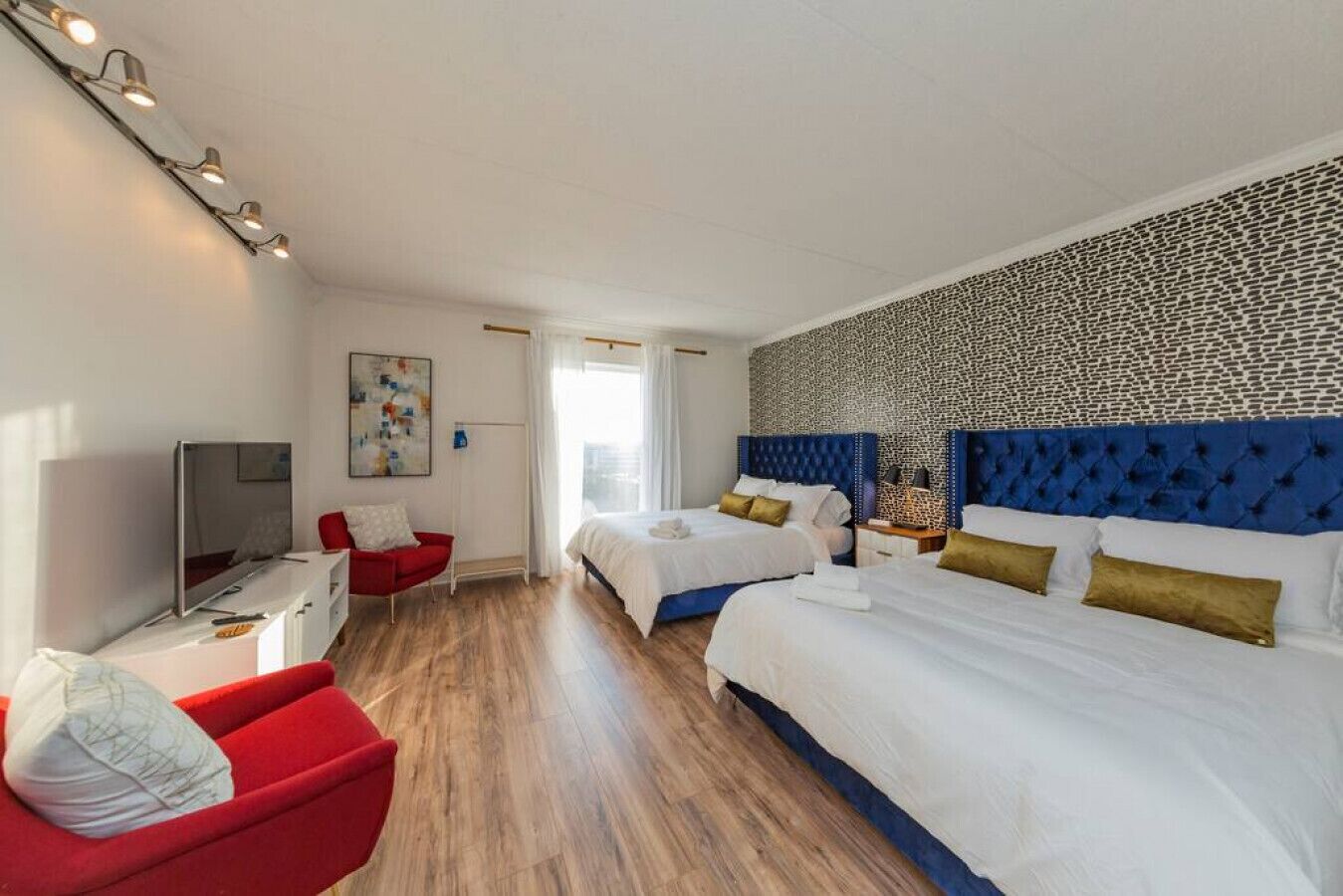 1 多间卧室、办公桌、熨斗/熨衣板、免费 WiFi