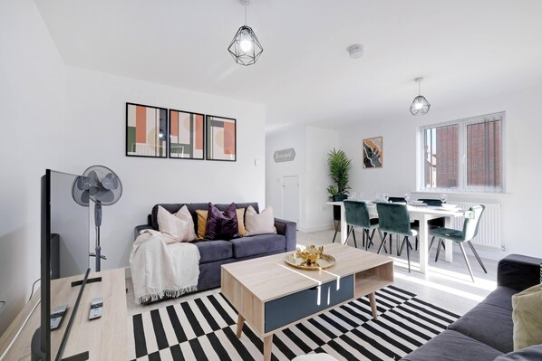 Huoneisto | Oleskelualue | Taulutelevisio