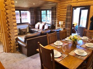 Dining - Hadrians Lodge -  a log cabin that sleeps 6 guests  in 3 bedrooms (Morpeth)