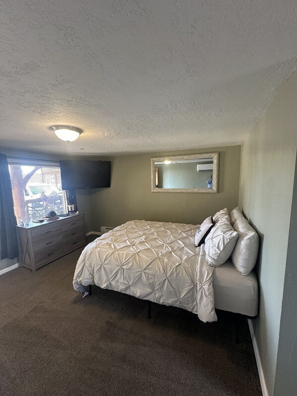 1 bedroom, travel cot, free WiFi, bed sheets