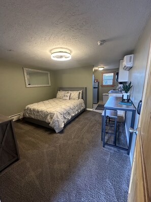 1 bedroom, travel cot, free WiFi, bed sheets - Beautiful Studio Suite #4 (Loa)