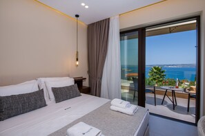 4 chambres, coffres-forts dans les chambres, fer et planche à repasser