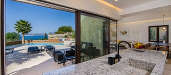 Almi-Cove HillTop Villa I