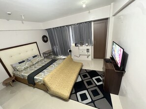 1 bedroom, free WiFi, bed sheets