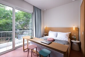 Junior Suite | Hypo-allergenic bedding, pillowtop beds, minibar, in-room safe - Alkima Athens Wellness Stay (Athens)