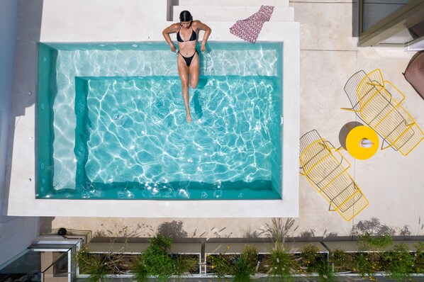 Outdoor pool - Alkima Athens Wellness Stay (Athens)