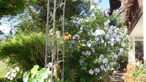 Exterior detail - Apartment Aigner 75 sqm for 3 persons, 2 bedrooms, balcony (Piding)