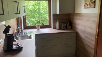 Kühlschrank, Ofen, Herdplatte, Geschirrspüler