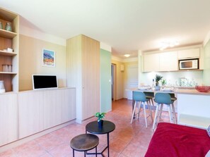 TV - Domaine VarAzur by Interhome (Les Issambres)