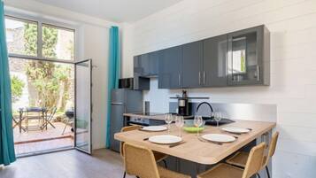 Fridge, microwave, oven, dishwasher