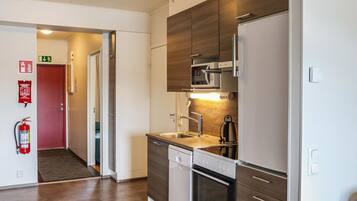 Réfrigérateur, micro-ondes, lave-vaisselle