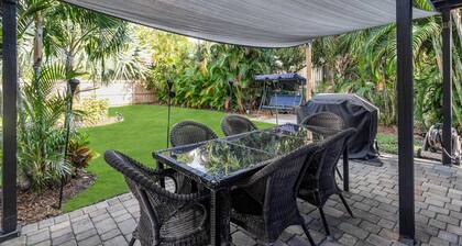Cozy & Bright Condo w/ Balcony/Deck Steps2Downtown