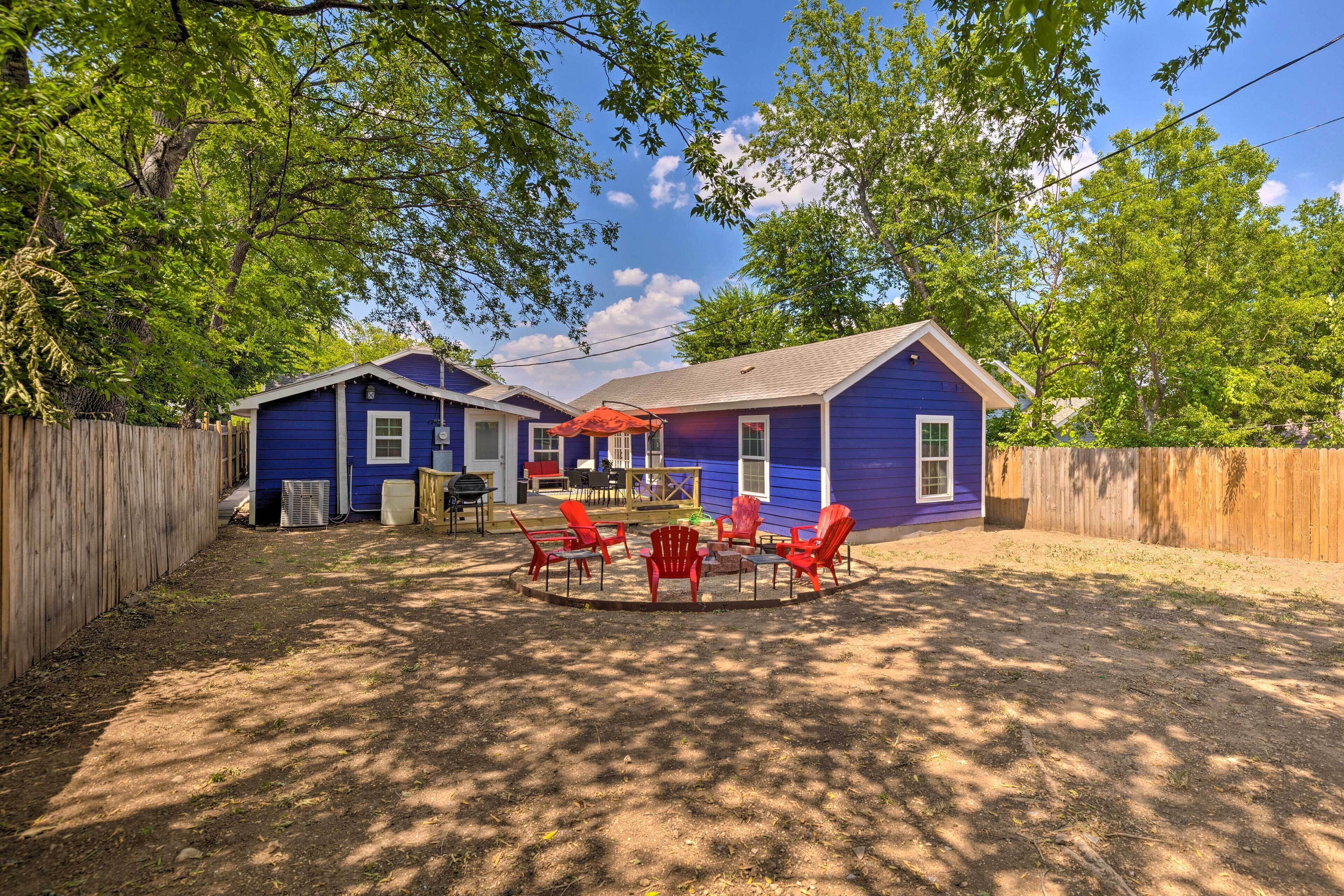 Family-Friendly Fort Worth Home w\/ Fire Pit!