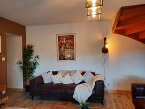 Smart TV, fireplace, foosball