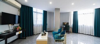 Yue Rui Fan Light Luxury Hotel