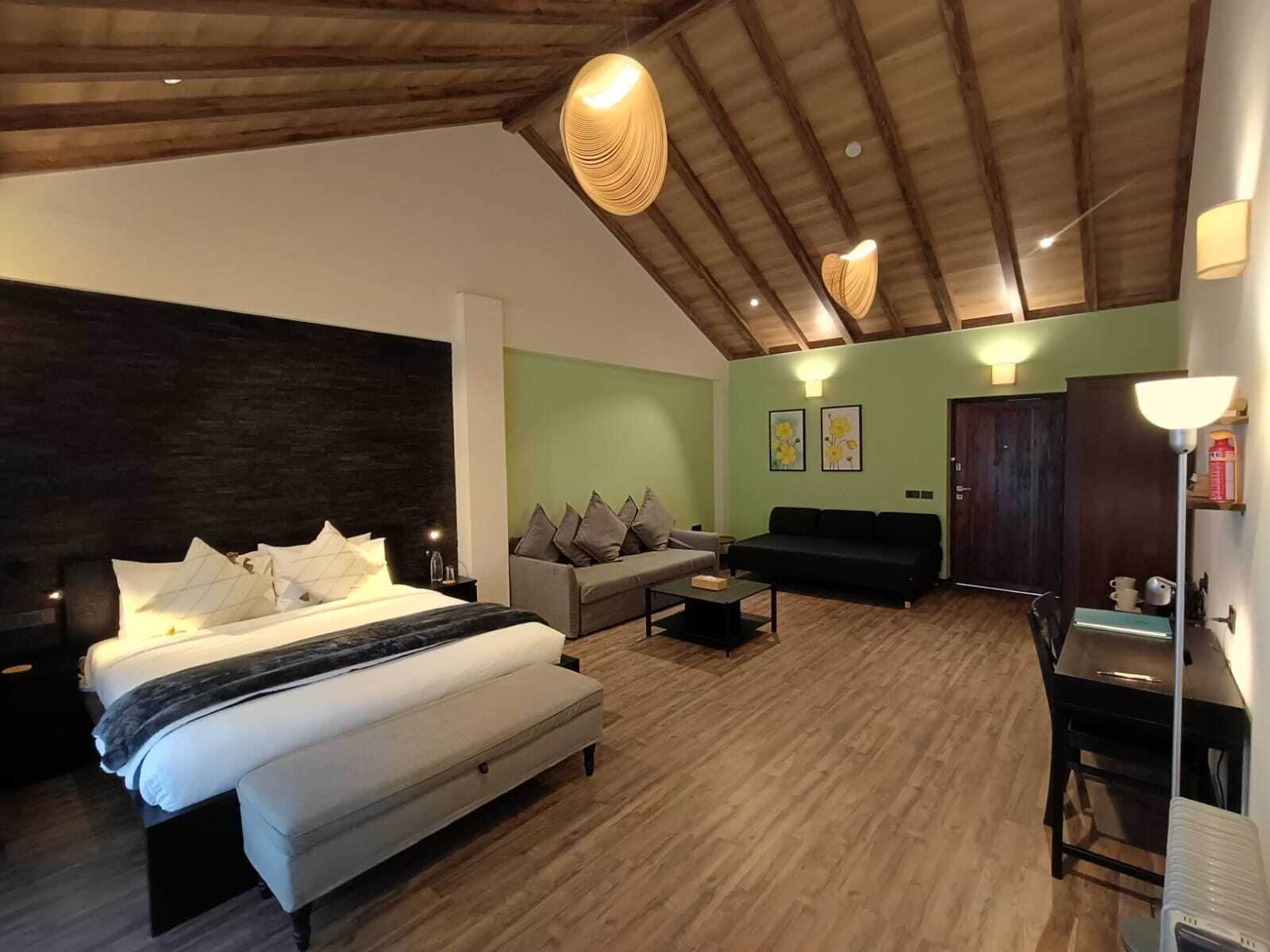 Premium Studio Suite | In-room safe, individually decorated, individually furnished, desk