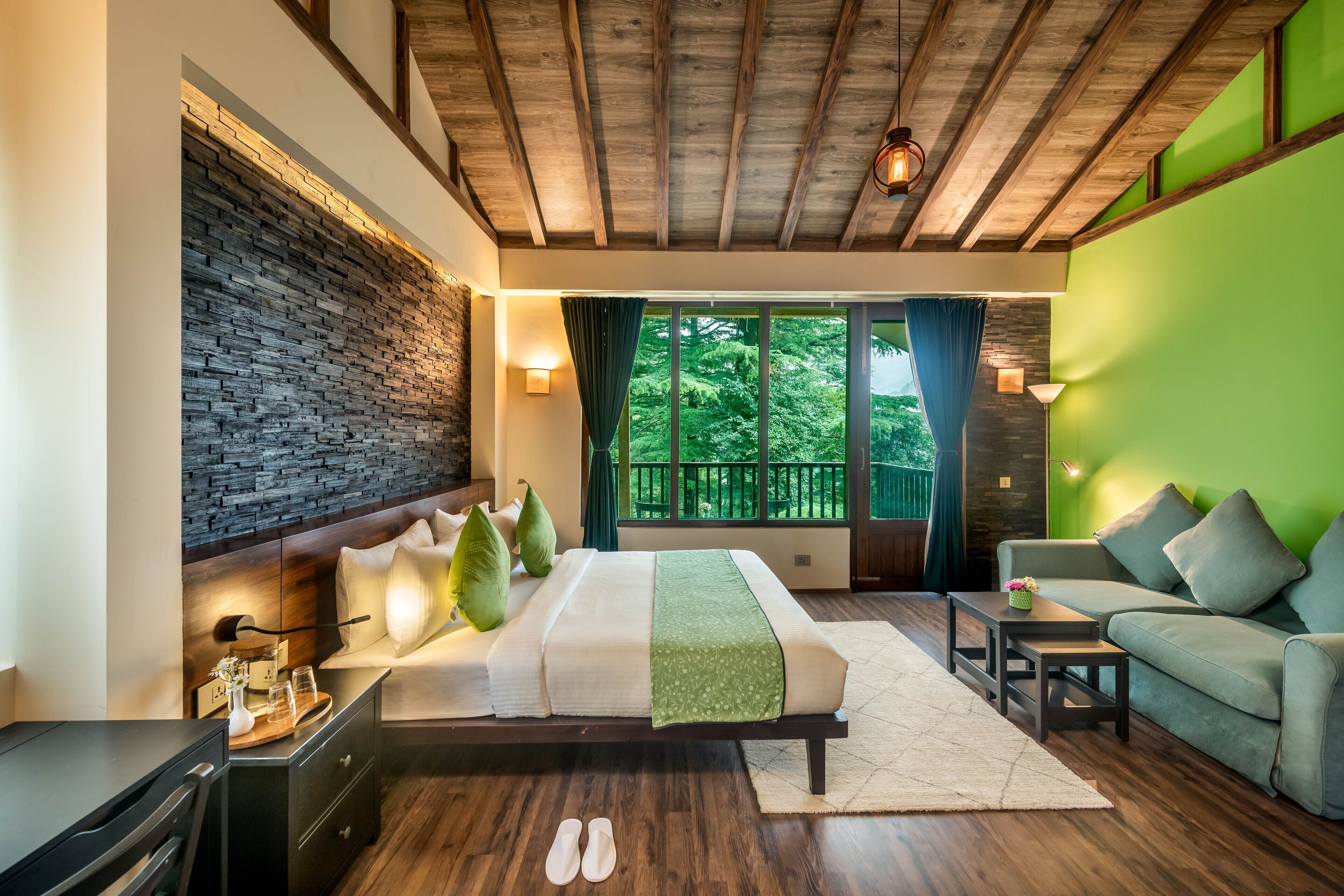 Habitación Deluxe | Caja fuerte, decoración individual, mobiliario individual y escritorio