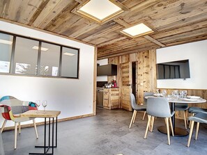 Dining - Renovated apartment 4 people, near slopes, balcony, sauna (Les Menuires)